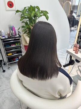 ロンドルピナス 小倉(Lond Lupinus) ミディアムレイヤーカット/似合わせカット/大人ガーリー/20代