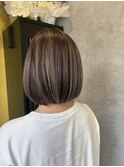 白髪ぼかしハイライトボブミディ