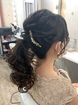 リリー ギンザ(Lily Ginza) 中間ポニー