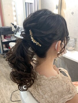 リリー ギンザ(Lily Ginza) 中間ポニー