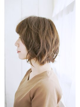 フォーハウス プラスエヌ(FOURHAUS +n) 20代30代40代　イメージ自在のウルフボブ【草津】