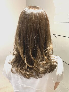 ヘアブランコブランコ 横浜(hair blanco_blanco) 似合わせカット/くびれヘア/デザインカラー/艶ボルドー[横浜駅]