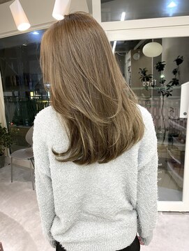 テオ(Theo) Theo/セミロングレイヤースタイル/ミルクティグレージュ