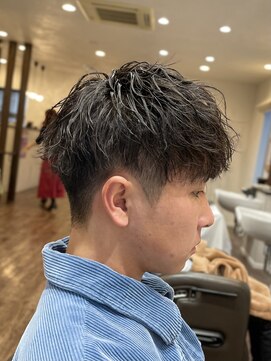 ヘア アンド フェイス リズム ツイストスパイラルパーマ