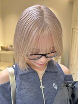 ベレーザシェルト(Beleza scelto)&nbsp;5908ミルクティーアッシュハイトーンカラー切りっぱなしボブ