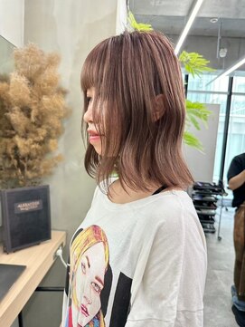 ギークス(GEEKS) 【GEEKS渋谷】ピンクベージュ/レイヤーボブ/20代30代/ハイトーン