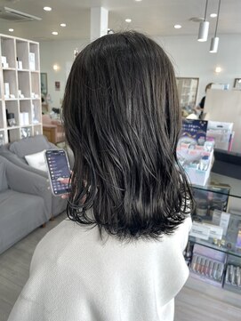 エルフ(elf) 柔らか質感セミロングウェーブ×オリーブブラウン