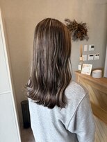 ルアナ(Luana)&nbsp;ナチュラルハイライトカラー