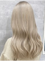 ルーブ トウキョウ(Loob. TOKYO)&nbsp;池袋東口ハイトーンカラーミルクティーベージュピンクベージュ