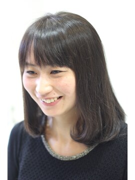 サローネデ アグスティナ バイ サンバンチ(salones de agustina by sanbanchi) 重めサラサラ、ストレート