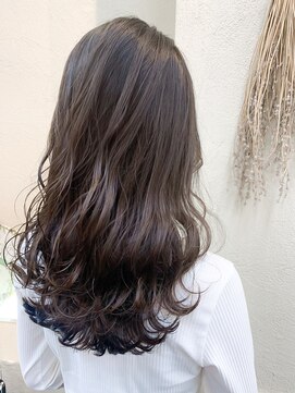 ミシェリー(misherry) 小顔 エアリーミディ ホワイトアッシュイルミナカラーセミロング