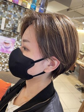 ネオリーブアイム 横浜西口店(Neolive aim) 横浜★耳掛けショートのハイライトプラチナベージュ