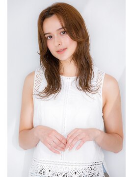 クロエ 恵比寿(Cloe) センターパートバング外ハネミディアム