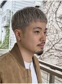 ミルクティーベージュダブルカラー韓国風クロップヘア刈り上げ