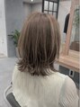 ロニ(LONI) ナチュラルなレイヤースタイル