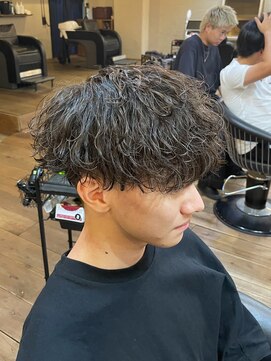 ミオ ベガ(Mio'' VEGA) 束感波巻きパーマ