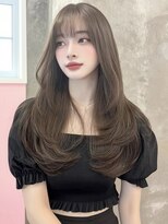 ユーフォリア 新宿店(Euphoria)&nbsp;レイヤーロング美髪くびれワンカールシルキーグレージュ