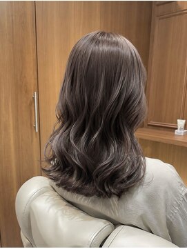 ラメールアヴェダ イオンモール秋田店(Lamelu AVEDA) 艶感たっぷりの韓国風ミディアムスタイル
