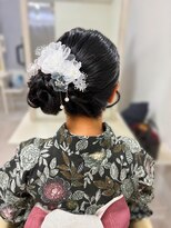 マカリィ 上野御徒町店(Makalii) サイドシニヨン