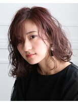 ヘアースペース ブイ(hair space V) ラフウェーブとセミウェットな質感で