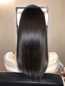 アールサロン アオヤマ(Rr SALON AOYAMA) プラチナミネコラストレート