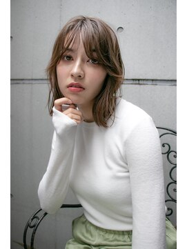 ヘアサロンM 新宿 切りっぱなし♪外ハネミディアム