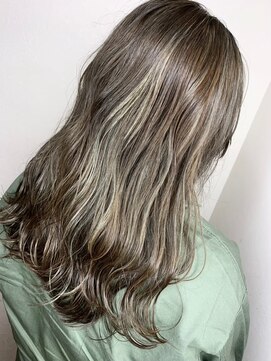 モルニ(MORNI) 外国人風カラー_マロンベージュ Aラインボブ かきあげ