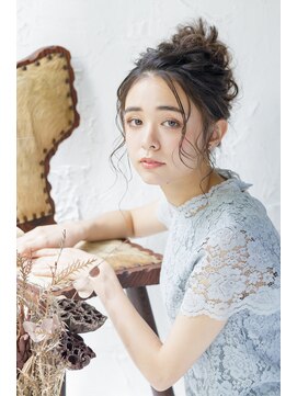 ヘアメイクサロンシャルメ(Hair Make Salon CHARMER) 結婚式や二次会に◎ルーズなお団子ヘア