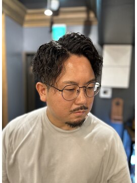 銀座 シノ 本店(shino) 【銀座理容室】刈り上げ　ツイストスパイラル　ハードパーマ