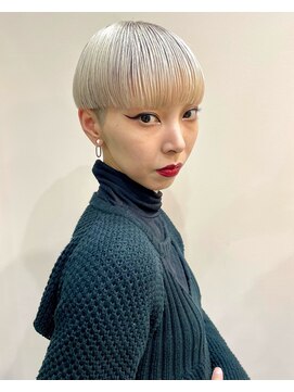 イギー(igggy) マッシュショート×シルバーアッシュカラー