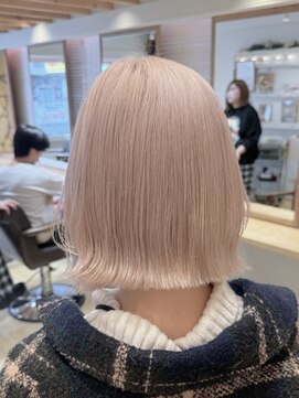 エイト新宿店(EIGHT shinjuku) ホワイトベージュ