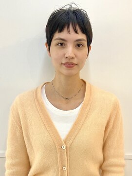 ジョニアンドロージ(Joni & Rougy) レディ感漂うなコンパクトショートヘア