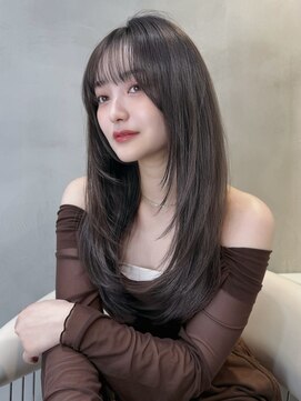 グロー 大宮(GLROW) □ 大宮顔周りレイヤーカットハッシュカット髪質改善縮毛矯正