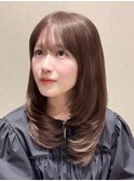 ミディアムレイヤーカット×くびれヘア