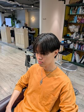 コワファーストナガサキシャンプーボーイ(COIFF1RST NAGASAKI SHAMPOO BOY) ラウンドマッシュ×オイル仕上げ