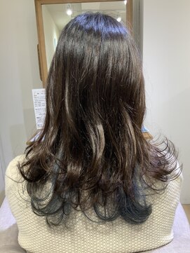 ユーネリー(U-NERY) ロングスタイルインナーカラー