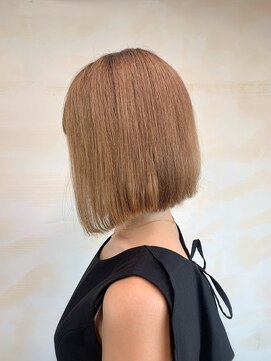 アンククロス 表参道(ANKH CROSS) 前下がりカット