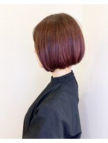 モルニ(MORNI)&nbsp;チェリーレッド_マロンベージュ Aラインボブ かきあげ