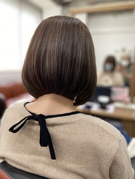 ポンパデュール ヤゴト(Pompadour YAGOTO) シルキーボブ