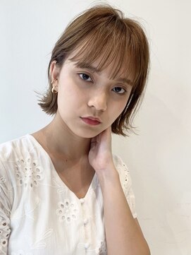 エヌアンドエー せんげん台店(N&A) 切りっぱなしショート×外ハネスタイル