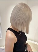 4673ミルクティーアッシュハイトーンカラー切りっぱなしボブ