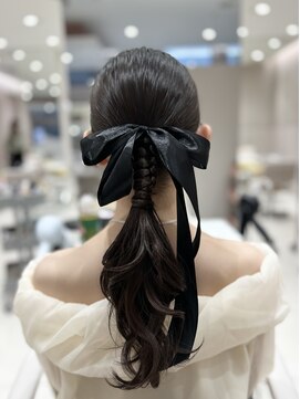 アフロート トウキョウ(AFLOAT TOKYO) 【高木美緒】シンプルで華やかなローポニーアレンジ