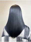 光で青みを感じるツヤ髪ブルーブラック◎