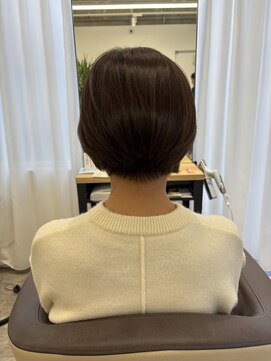 ウイ バイ ファースト 北四番丁店(u'i by first) オリーブブラウン×大人ショートボブ