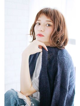 プティルカ(PutiLuca D.C.) ショートバングの外ハネカール