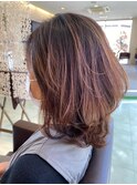 大人きれい丸み鎖骨ミディアムレイヤーカットナチュラルグラデ