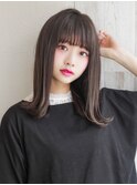 ぱっつん前髪可愛い暗髪外ハネストレートセミロング