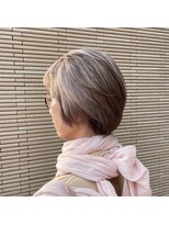 チトセ美容室(chitose)&nbsp;バレイヤージュ風コントラストショートボブ