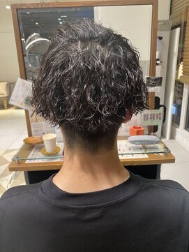 リボーン ビューティー リゾート 松戸店(re-born Beauty Resort) アッシュブラックベリーショートウルフカルマパーマ