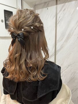 ナンバー ユアイロ 川崎(N° uairo) 丸型卵形韓国顔まわりエアリーロング美髪ピンクブラウン川崎